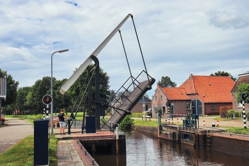 Audio - Tjalling Harkeswei, voorbij brug Sparjebird