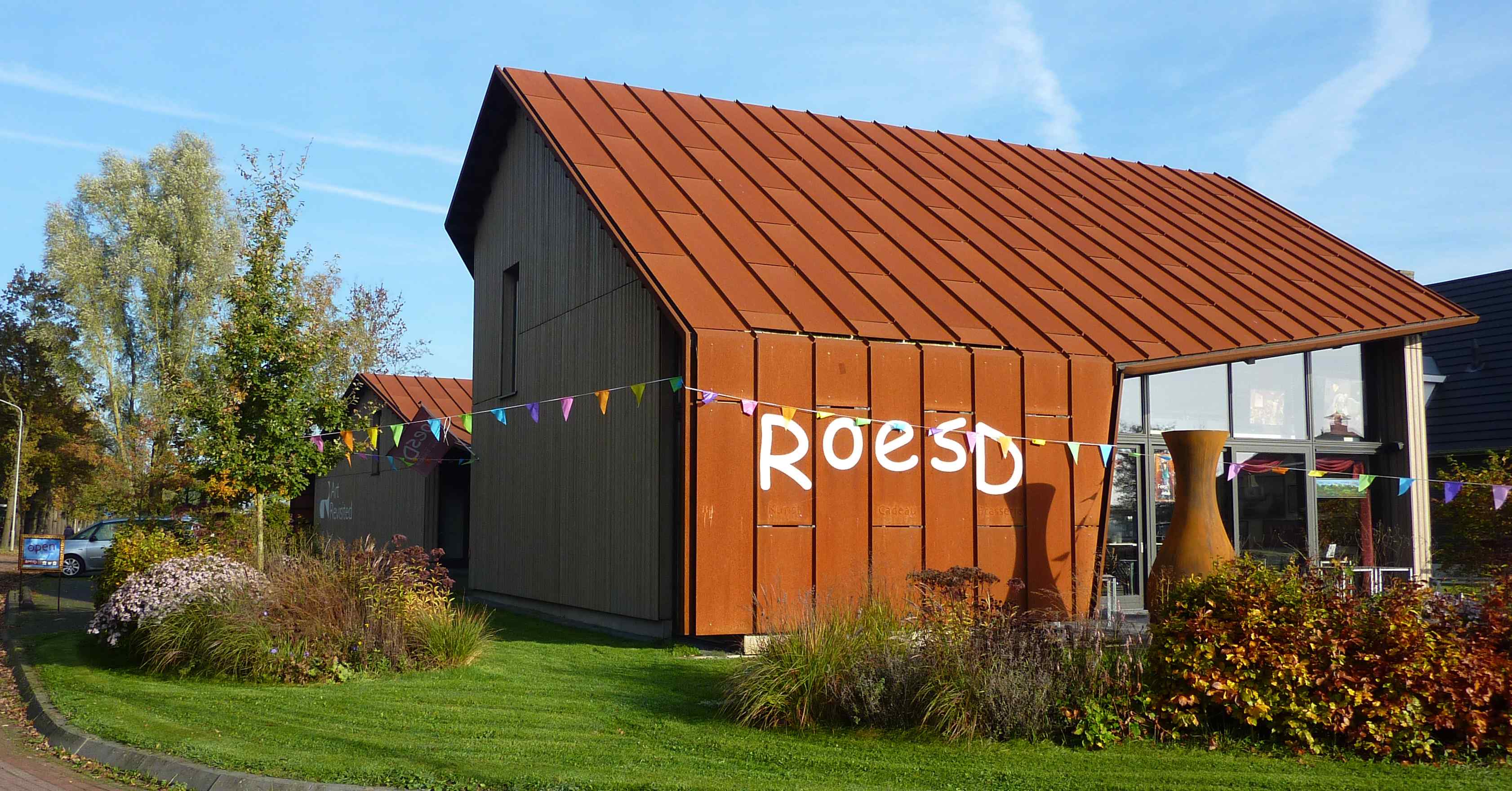 Roesd Giclée-shop, kunstwinkel en brasserie